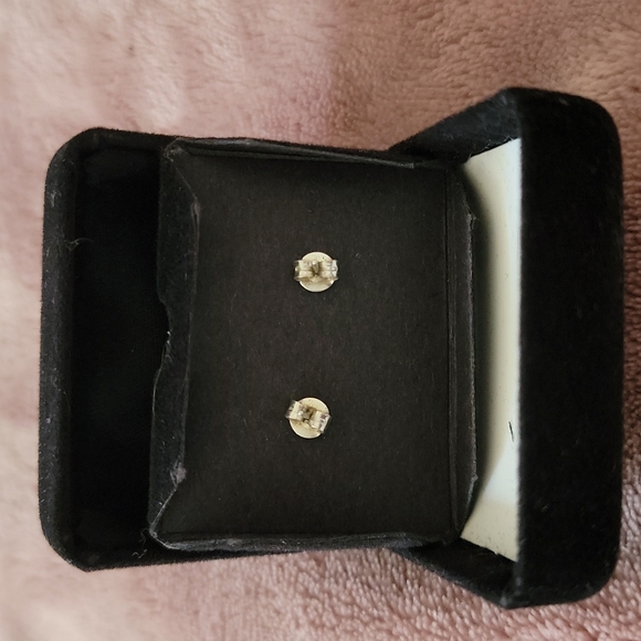 Diamond cluster earrings - Picture 4 of 5